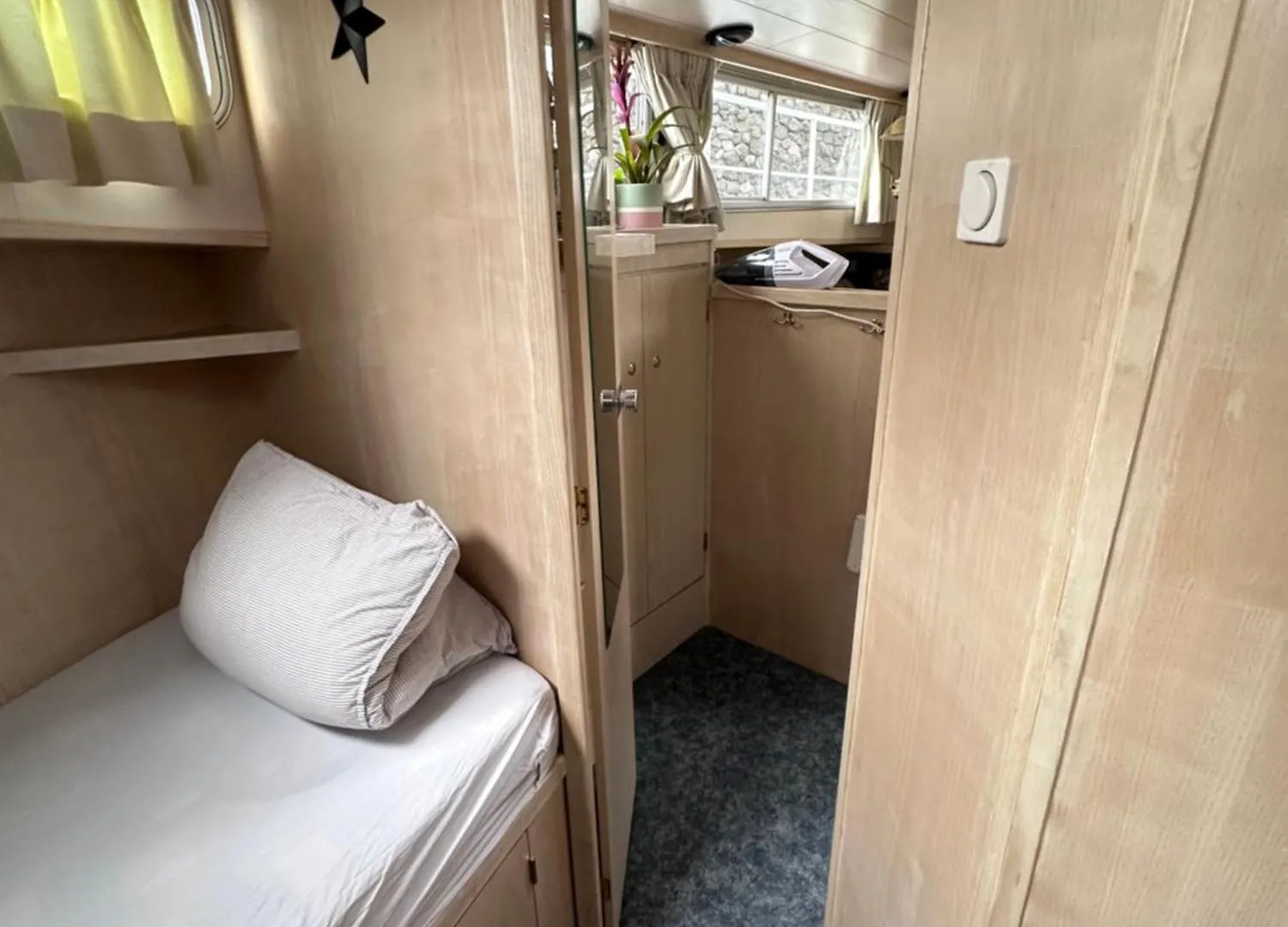 ספינת מלון מלון אמסטרדם Luxury Houseboat