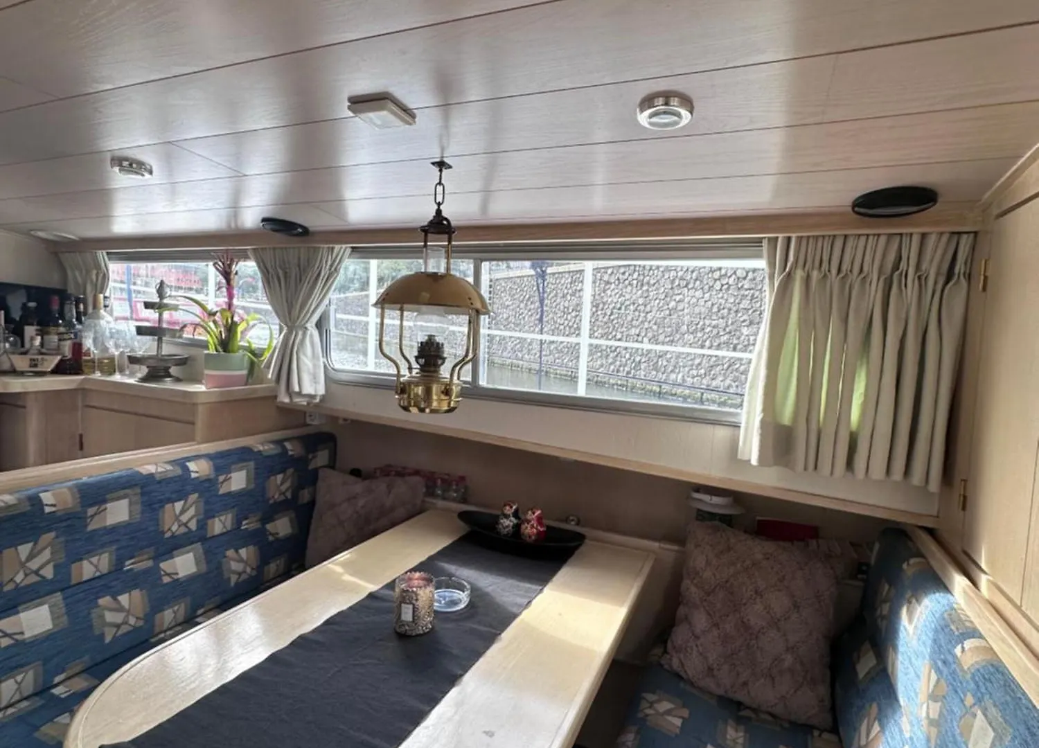 מלון אמסטרדם Luxury Houseboat ספינת מלון